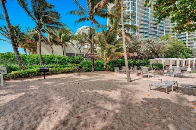 Building Photo - 3000 S Ocean Dr