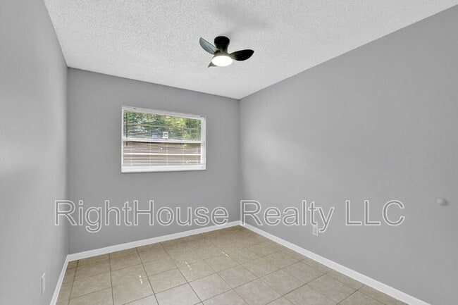 Building Photo - 3705 Rundo Dr