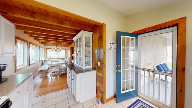 Building Photo - Ocean View Retreat in York Beach, Maine: F...