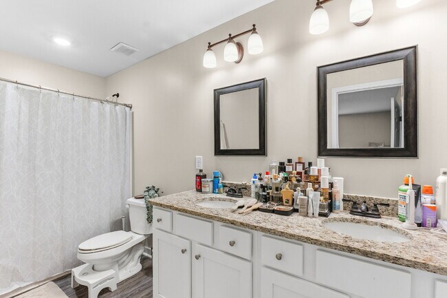 Building Photo - 105 Tahoma Dr