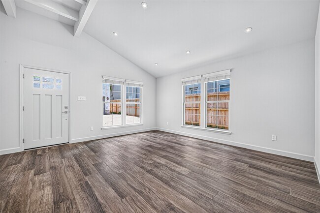 Building Photo - 6441 Kirby Dr