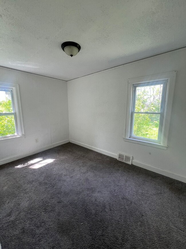 Building Photo - 14893 Prest St