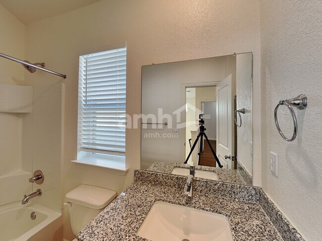 Building Photo - 2735 Spencebrook