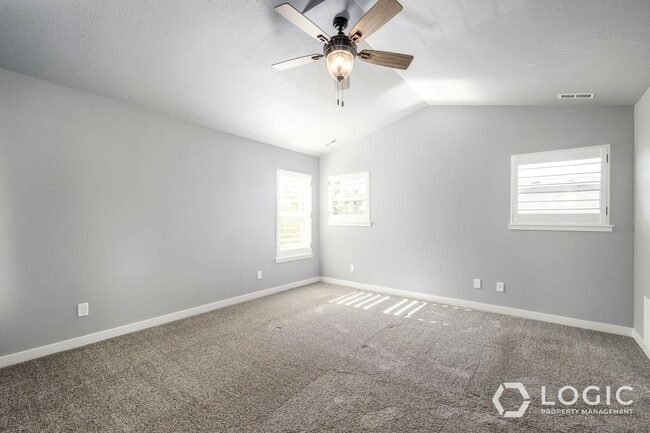 Building Photo - Beautiful Home in Midvale!