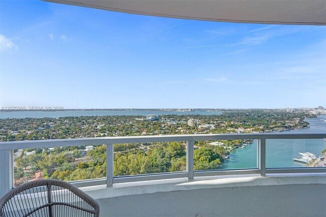 Building Photo - 4401 Collins Ave