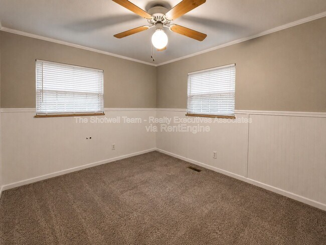 Building Photo - 11104 Hughlan Dr