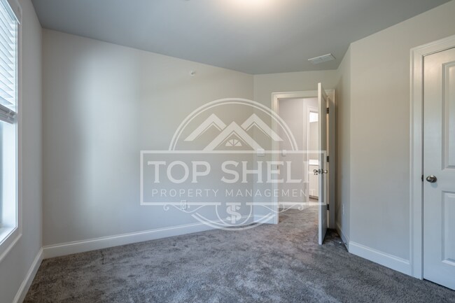 Building Photo - 312 Lincoln St