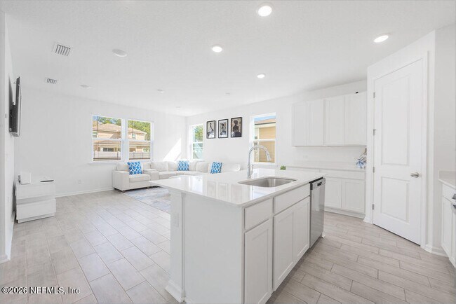 Building Photo - 1043 Cedar Slough Dr