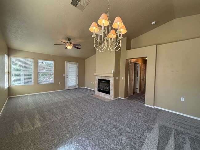 Building Photo - HOME FOR RENT IN SUN RIVER