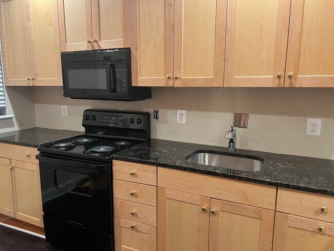 Kitchen - 870 Carroll St
