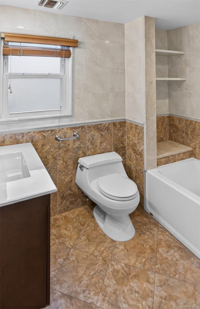 Building Photo - 256 Royal Ave