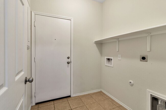 Building Photo - 5216 Cressler Ln
