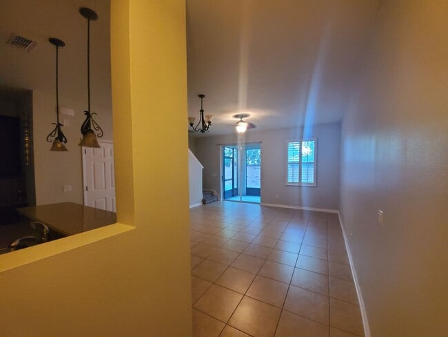 Building Photo - Arborview Park Townhouse close to UCF located in Oviedo (2 bed /2 1/2 bath)