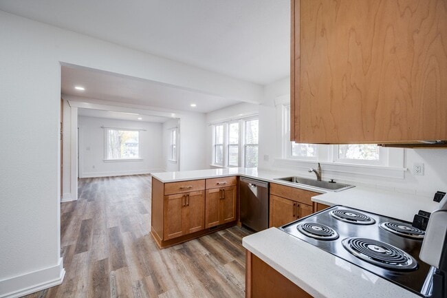 Building Photo - JUST LISTED! The Perfect Place for Students to Call Home