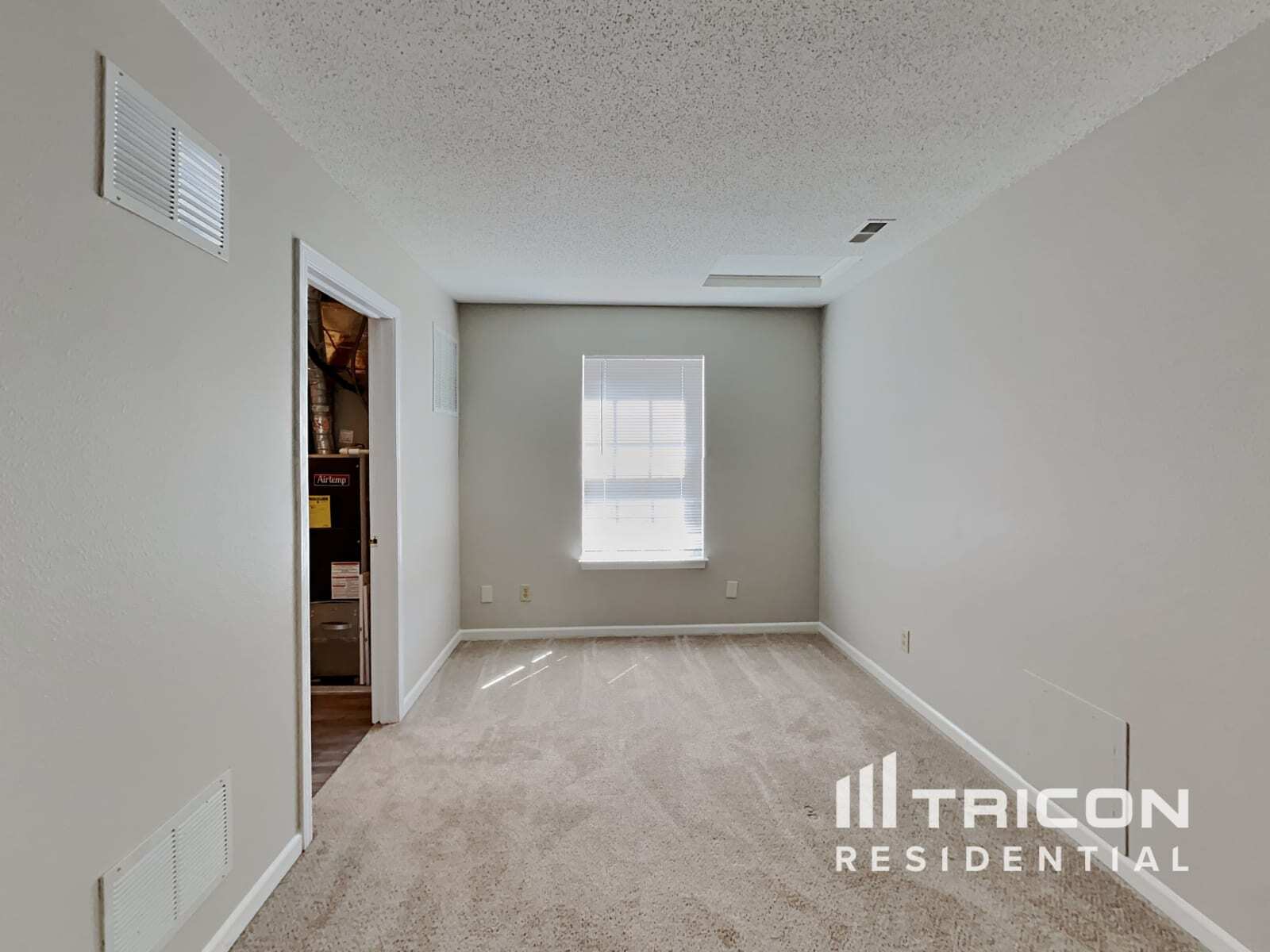 Building Photo - 9190 Amberleigh Dr