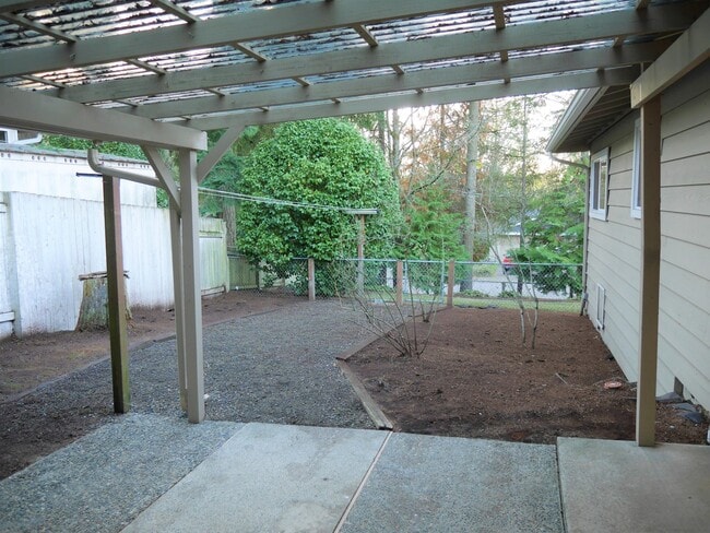 Building Photo - 3-Bed Charmer in Education Hill!