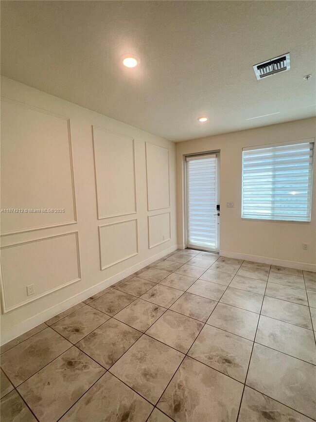 Building Photo - 10295 NW 64th Terrace
