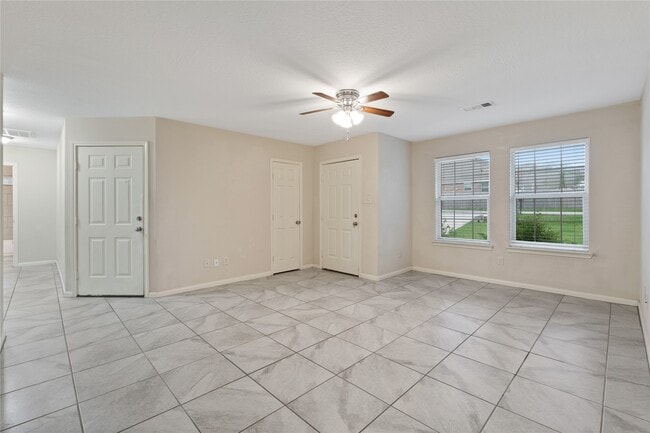 Building Photo - 12502 Hackberry Dr