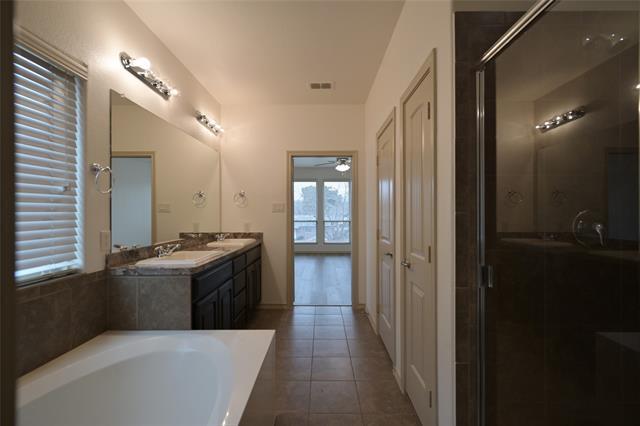 Building Photo - 2908 Bahar Dr