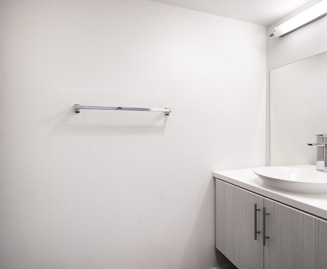 Powder Room - 2206 Tom Mix Rd