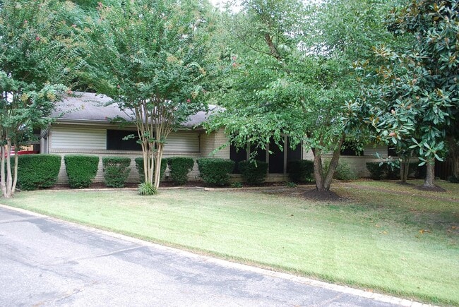 Building Photo - 1710 Neshoba Cove