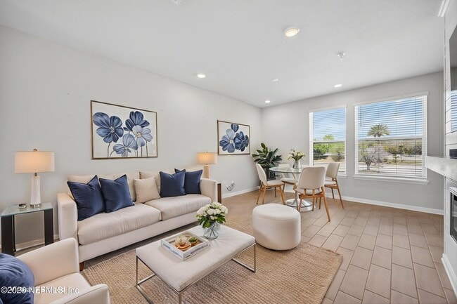 Building Photo - 1093 Farwell St