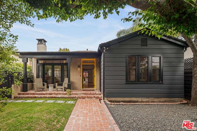 Building Photo - 381 Huntley Dr