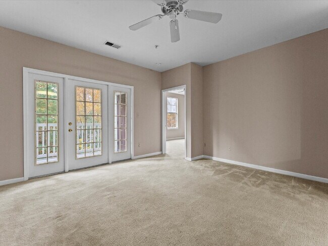 Building Photo - 704 Bristol Village Dr