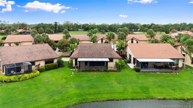 Building Photo - 3281 SW Bobalink Way