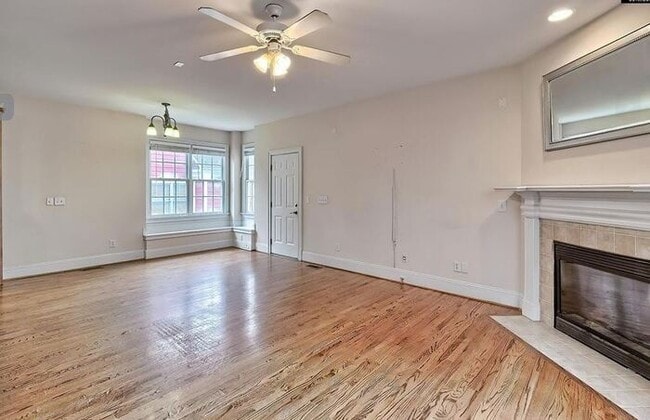 Building Photo - Recently Remodeled Lake Carolina Home