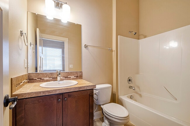 Building Photo - 14427 SW Meridian St