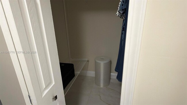 Building Photo - 1530 SW 138th Ave