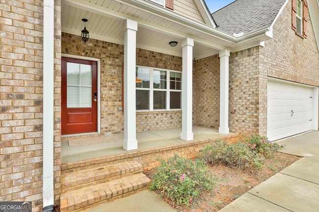 Building Photo - 405 Lakeview Way