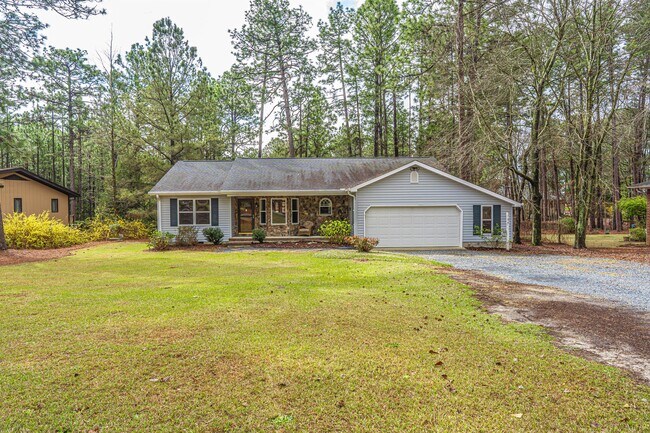 Primary Photo - 104 Primrose Cir