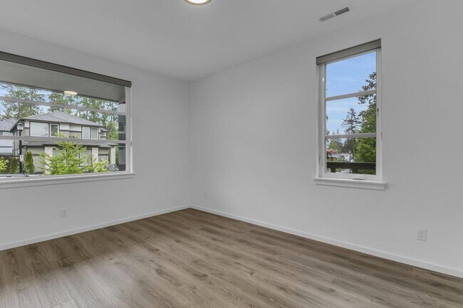 Building Photo - Large luxurious 5 bedroom Home in Renton