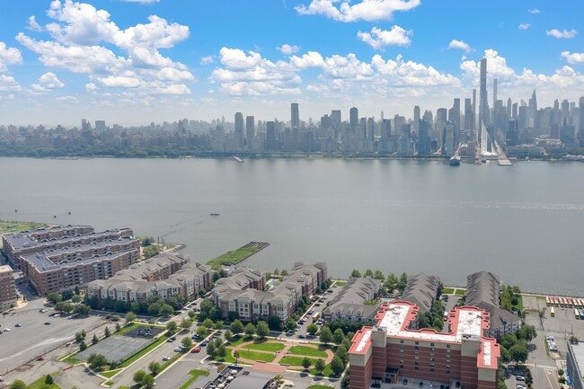 Building Photo - 26 Ave at Port Imperial