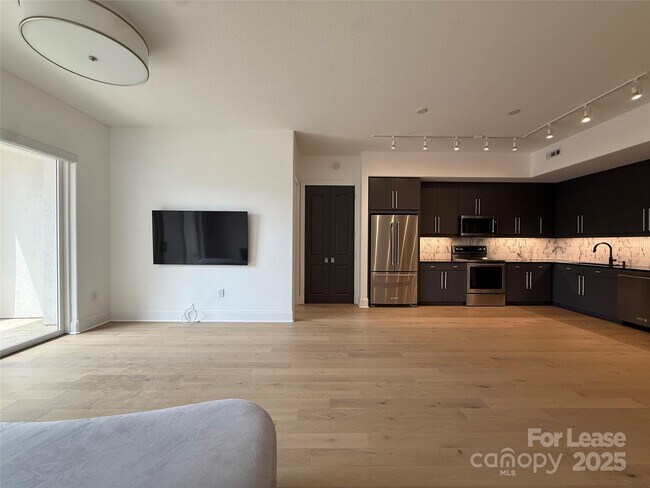 Building Photo - 4625 Piedmont Row Dr