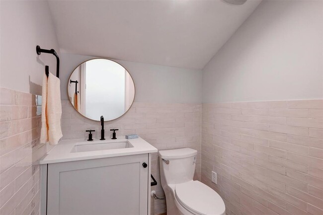 Building Photo - 2212 Trailside Dr