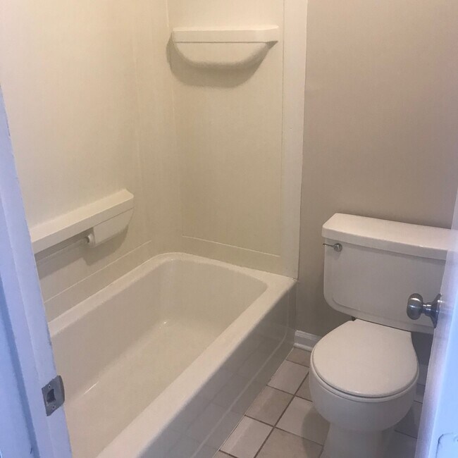 Building Photo - 3635 Maple Glenn Ln