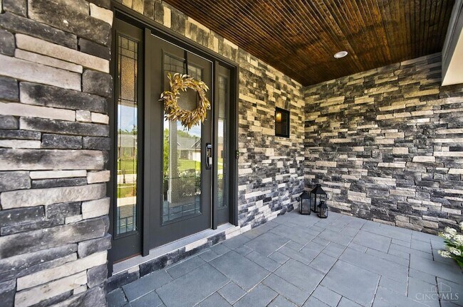 Building Photo - 6582 Rosewood Ln