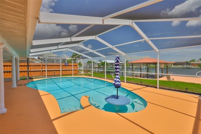 Building Photo - 6422 Lake Sunrise Dr