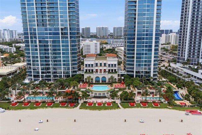 Building Photo - 17901 Collins Ave