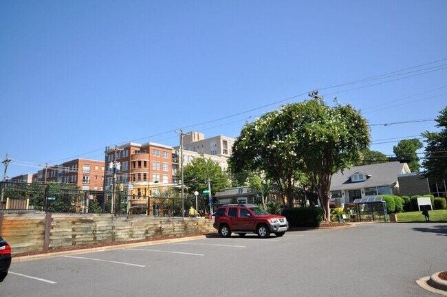 Building Photo - 2708 Dilworth Heights Ln