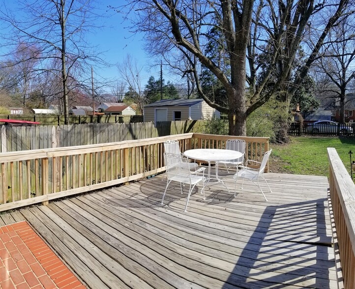 Back Porch / Back Yard - 1921 Wilmington Ave