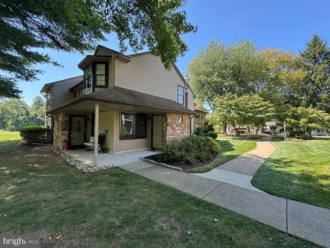 Building Photo - 301 SASSAFRAS Ct