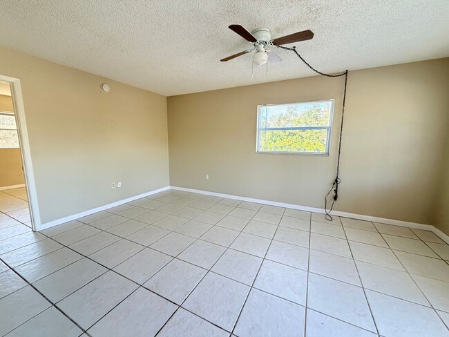 Building Photo - 1 Bedroom 1 Bathroom Available Now!