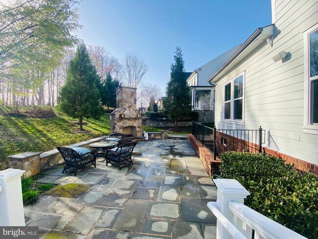 Building Photo - 2163 Potomac River Blvd