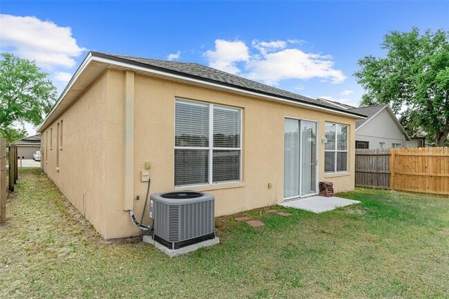 Building Photo - 8420 Deer Chase Dr