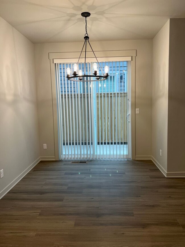 Building Photo - Townhome in Redmond's Dry Canyon Community