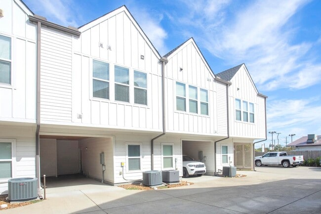 Building Photo - 1034 Maynor Ave